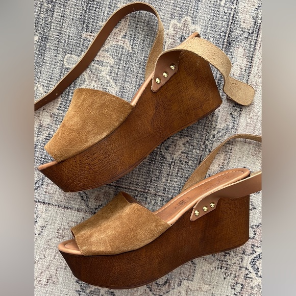 Shoes - Boutique suede wedges